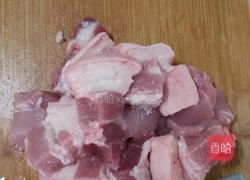 红烧肉炖豆泡的做法图解3