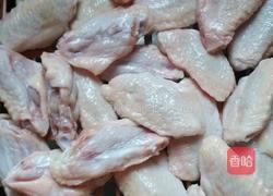 炸五香鸡翅的做法图解1