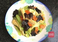 西芹木耳炒腐竹的做法图解10
