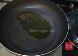 猪脚菌菇汤的做法图解4