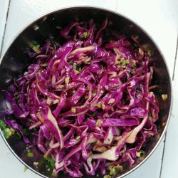 凉拌紫包菜的做法[图]