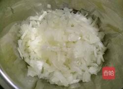 洋葱肉饼的做法图解2