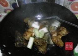 排骨段炖粉条的做法图解4