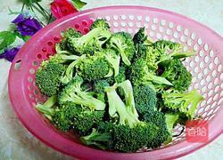 蚝油西兰花的做法图解1