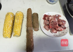 山药玉米排骨汤的做法图解1