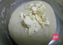 芝士肉松面包的做法图解2