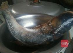 铁锅炖鱼的做法图解1
