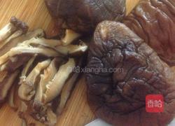 香菇白菜饺的做法图解1