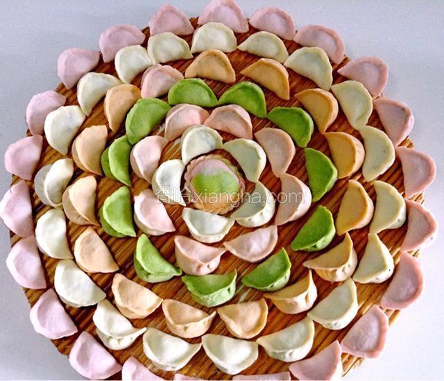 肉三鲜五彩饺子