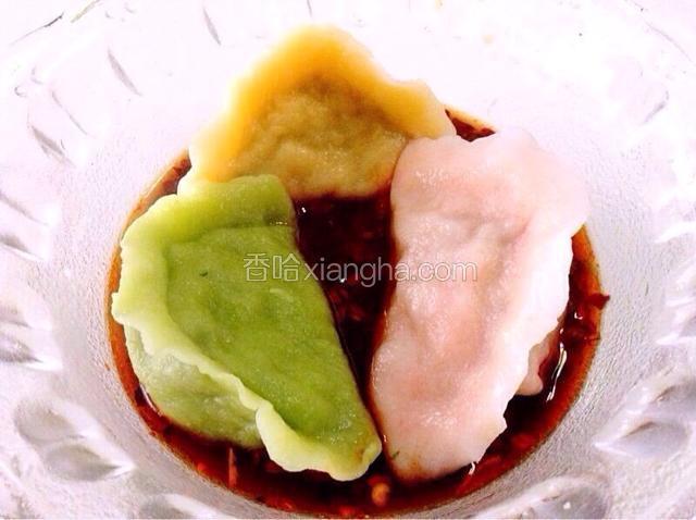 蘸着醋吃。