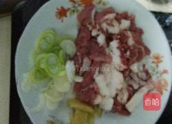 蒜苔炒牛肉的做法图解2