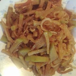 萝卜虾皮炒粉条的做法[图]