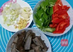 双椒炒海参的做法图解2