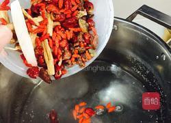 骨头粉葛红箩卜汤的做法图解5