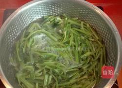 麻酱芝麻菠菜梗的做法图解2