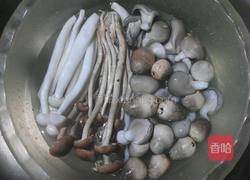 蔬菜杂菌汤的做法图解2