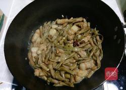 五花肉炖干豆角的做法图解12