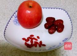 红枣枸杞苹果汤的做法图解1