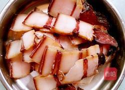 蒜苗炒腊肉的做法图解1