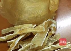 花胶炖排骨和党参的做法图解1