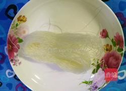 凉拌菠菜粉丝的做法图解2
