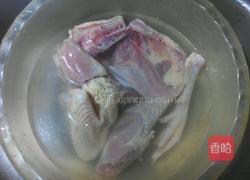 党参黄芪煲鸡汤的做法图解4