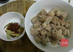 牛肉烧萝卜的做法图解1