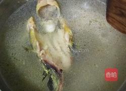 嘎鱼水中游的做法图解3