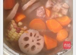 红萝卜玉米汤的做法图解7