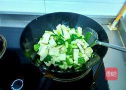蒜苗炒豆腐的做法图解5