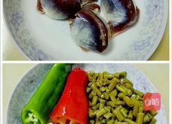 酸豆角炒鸭胗的做法图解1