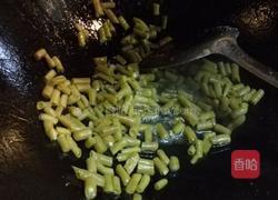 酸豆角炒鸭胗的做法图解5