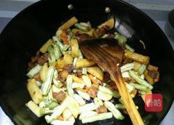 土豆芸豆焖面的做法图解5