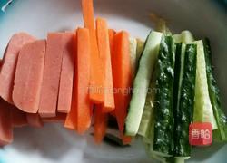 辣白菜寿司卷的做法图解2