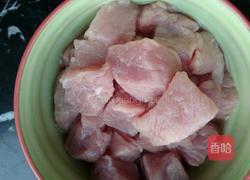 鲜香土豆烧肉的做法图解1