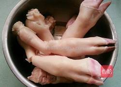 酱焖羊蹄的做法图解1