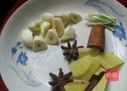 萝卜红烧肉的做法图解3