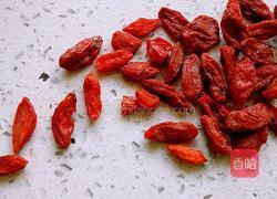 双耳枸杞大枣养生汤的做法图解5