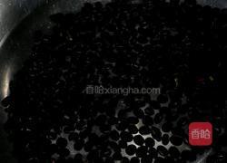 黑豆雪梨冰糖水的做法图解2