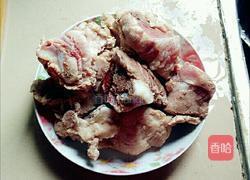 白萝卜骨头汤的做法图解2