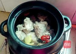 白萝卜骨头汤的做法图解4