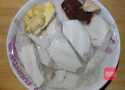 粉葛猪骨汤的做法图解2