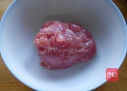 银梨炒肉的做法图解2