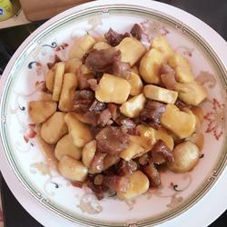 慈菇焖腊肉