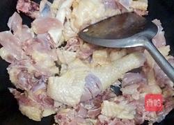 平菇煮鸡汤的做法图解2