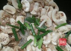 口蘑炒瘦肉的做法图解7