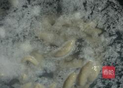 酸菜炒大肠的做法图解4