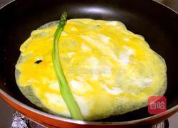 芦笋鸡蛋卷的做法图解5