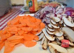 【西北莜面】鱼香猫耳的做法图解5