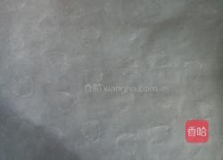 草莓彩绘蛋糕卷的做法图解2